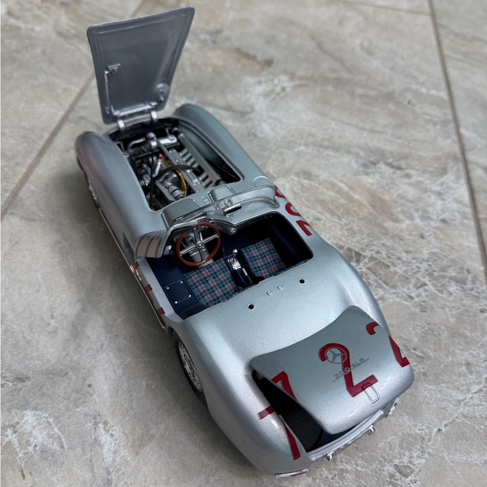 Set of 2 Mercedes Benz 300 SLR Silver Diecast Cars - Picture 9 of 12